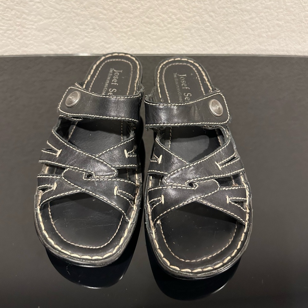 Josef Siebel Black sandals